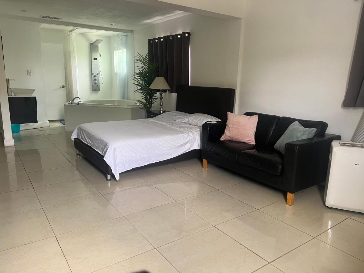 Miami Haven By Airport Villa Kültér fotó