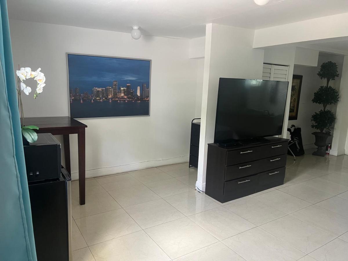 Miami Haven By Airport Villa Kültér fotó